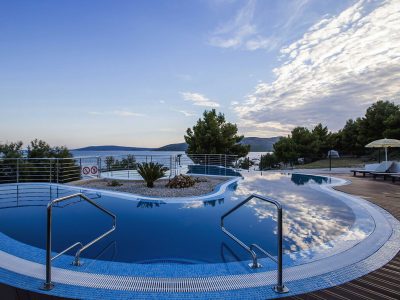 Kamp Belvedere, Trogir: Prekrasan pogled sa bazena | AdriaCamps