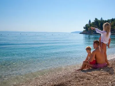 kamp Medveja obitelj na plazi