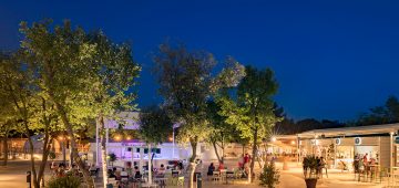 Kamp Resort Lanterna, nova piazza | AdriaCamps