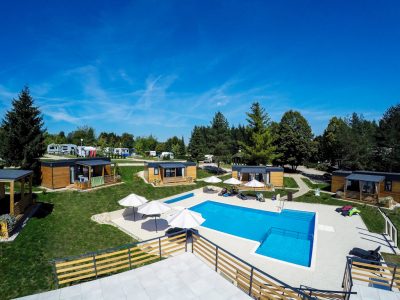 Kamp Turist Grabovac mobilna kucica bazen
