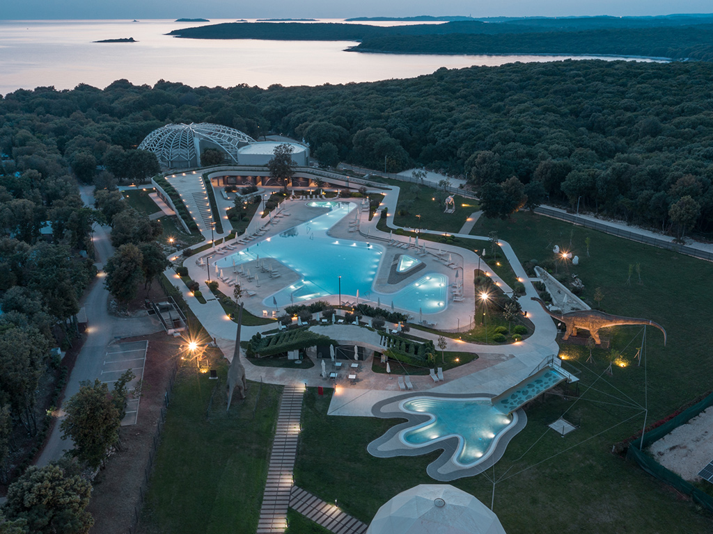 Campsite-Mon-Perin-Overview-Air-View-Pool-Sunrise