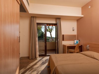Kamp Porto Sole Resort Pentalon apartmani spavaća soba | AdriaCamps