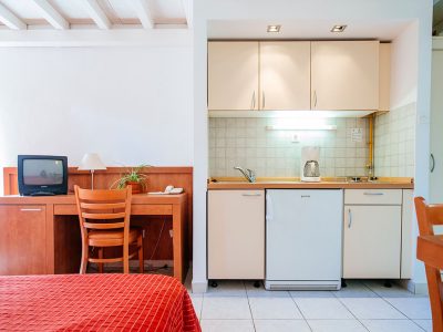 Kamp Zaton Holiday Resort apartman za 2 osobe 3* kuhinja | AdriaCamps