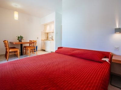 Kamp Zaton Holiday Resort apartman za 2+2 osobe 3* spavaća soba | AdriaCamps