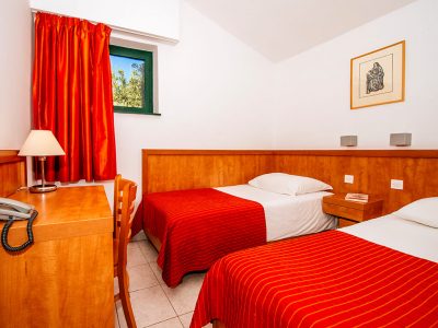 Kamp Zaton Holiday Resort apartman za 4+1 osobe 3* spavaća soba | AdriaCamps