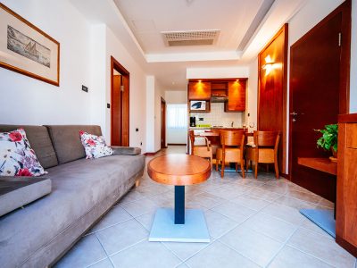 Kamp Zaton Holiday Resort apartman za 5 osoba 4* spavaća soba i blagovaonica | AdriaCamps