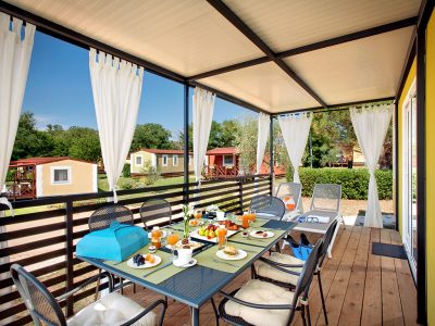 Aminess Park Mareda i Mediterranean Family Village - balkon | AdriaCamps