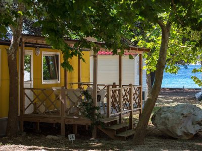 Kamp Perna Anya mobilna u kucica u blizini mora | AdriaCamps
