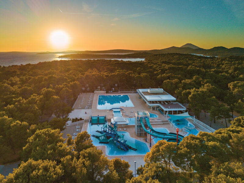 Kamp Cikat Uz Plazu Kristalno Cisto More Lezaljke