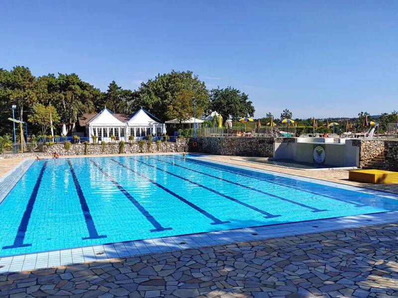 Camping Mare Pineta Zwembad