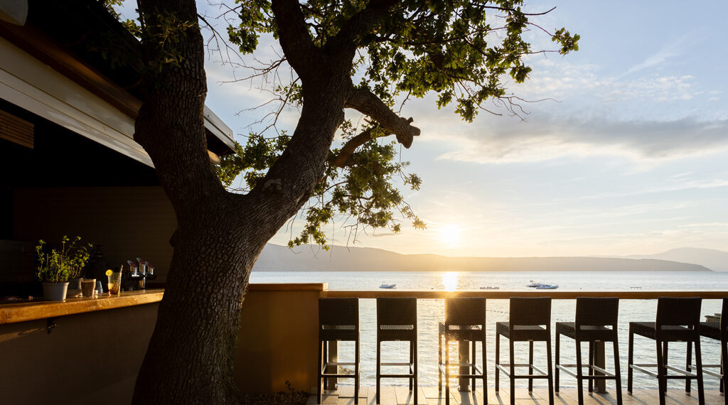 Campsite-Glavotok-Exterior-Beach-Bar-seaview