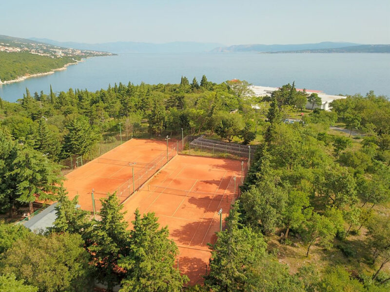 Campo da tennis del campeggio Kacjak