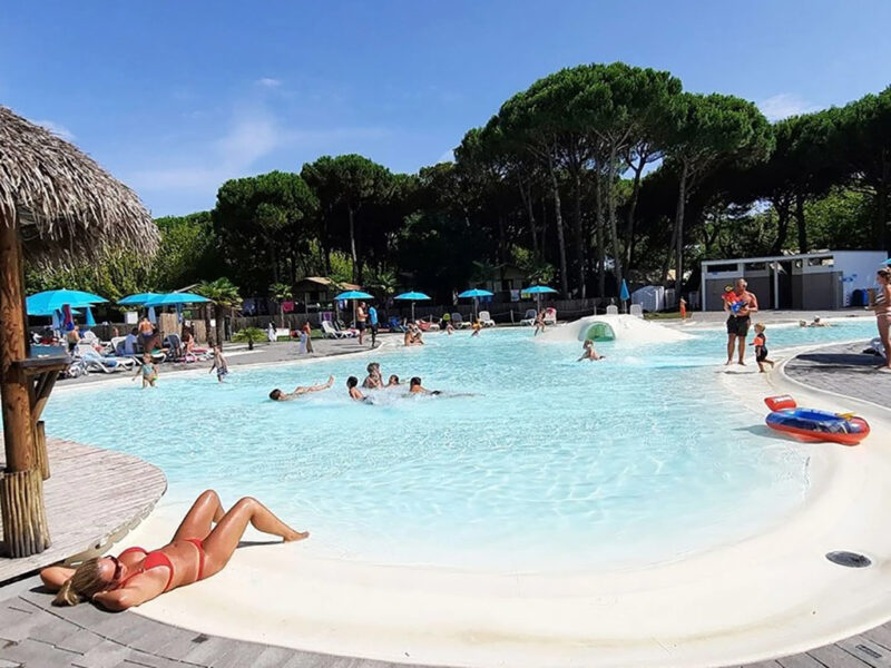 Piscina all aperto del campeggio Malibu Beach
