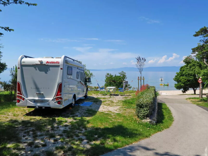 Kamp Ostro Eksterijer Plaza Mjesto Za Kamper Plaza